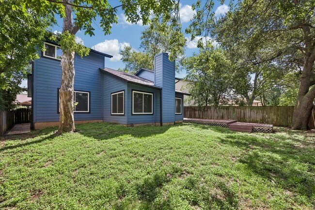 Building Photo - 2609 Monarch Dr