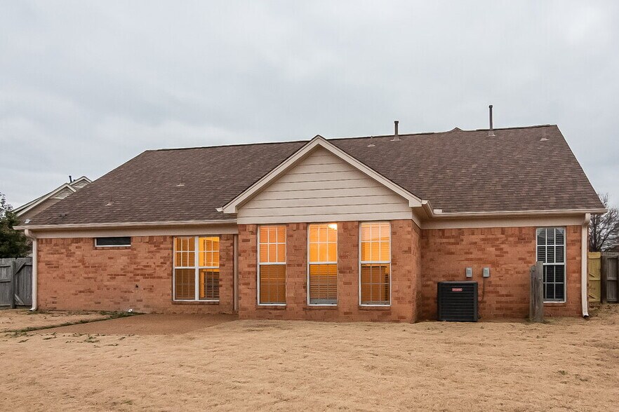 Building Photo - 11629 Leewood Dr