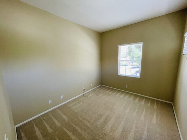 Building Photo - 30962 Crystalaire Dr