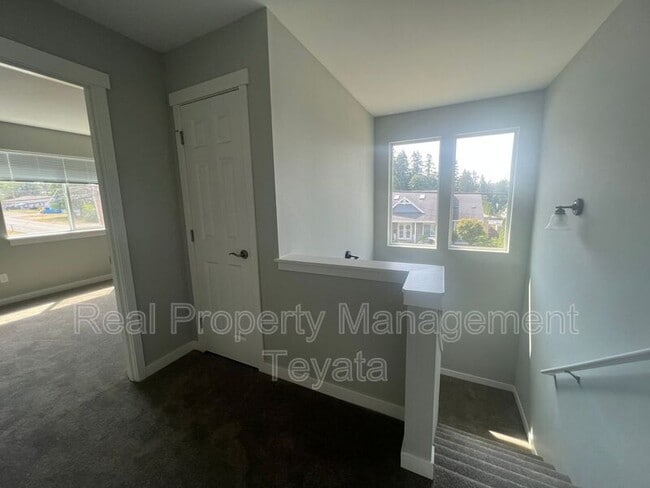 Building Photo - 289 15th St