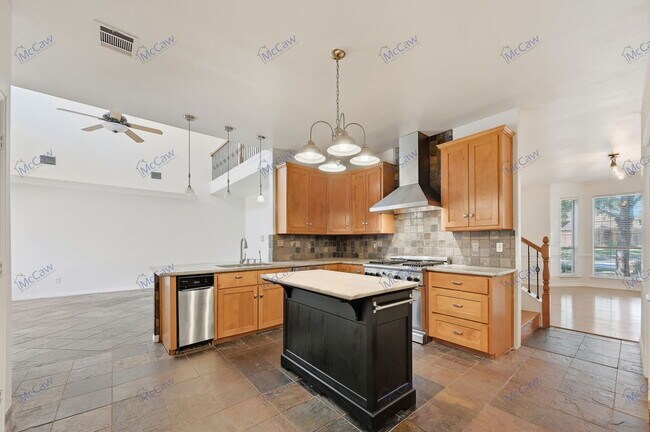 Building Photo - 622 Andover Ln