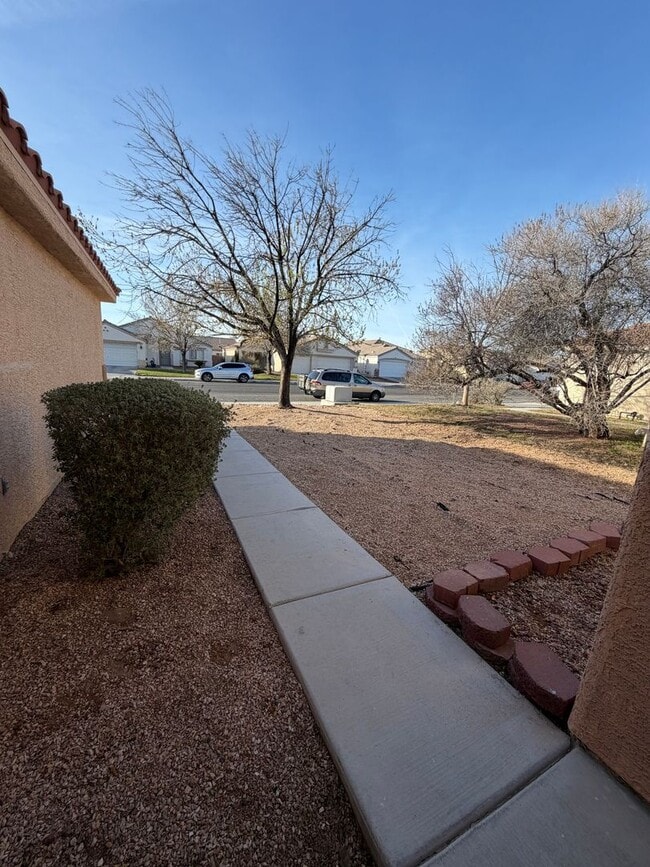Building Photo - 3 bedroom single story home with no HOA