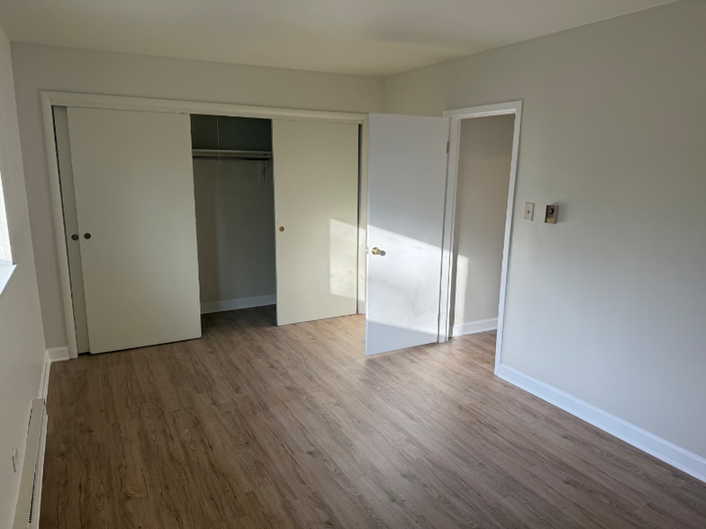 Building Photo - 2555 E Ballard Rd