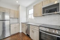 Building Photo - 180 Maplewood Ave