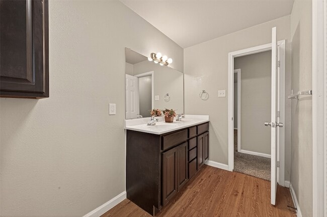 Building Photo - 10 Ferguson St