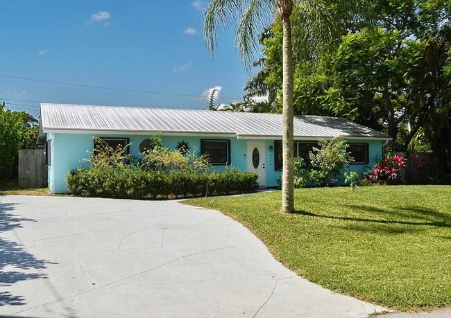 Building Photo - 6432 SE Clairmont Pl