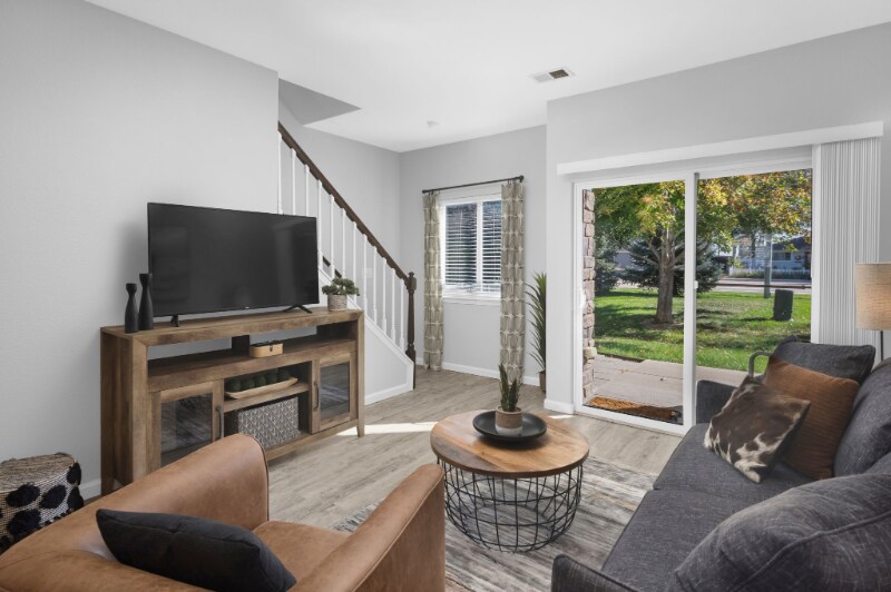 Building Photo - 381 Buffalo Dr