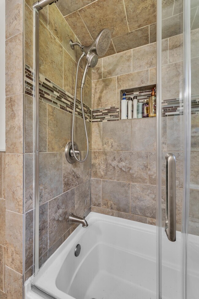Building Photo - 5555 Patterson Dr