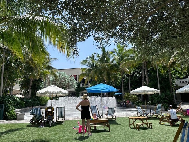 Building Photo - 550 Okeechobee Blvd