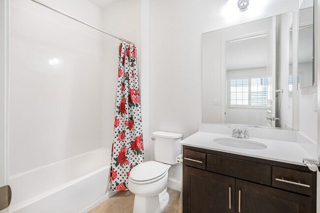 Building Photo - Charming 4BR/4BA Single-Family Home in Sou...