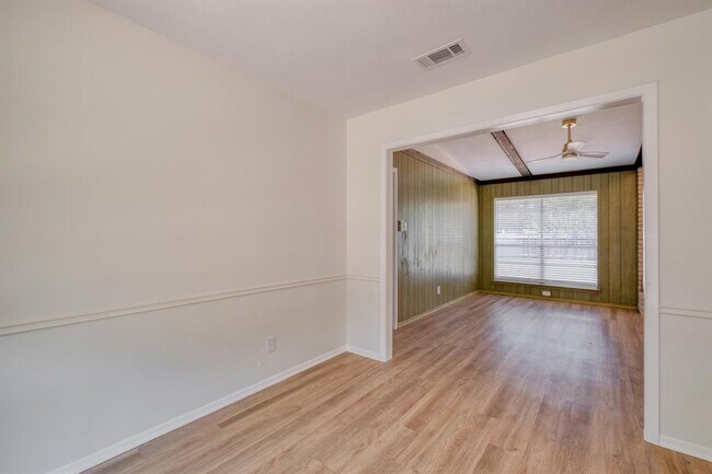 Building Photo - 2306 Berry Hill Cir