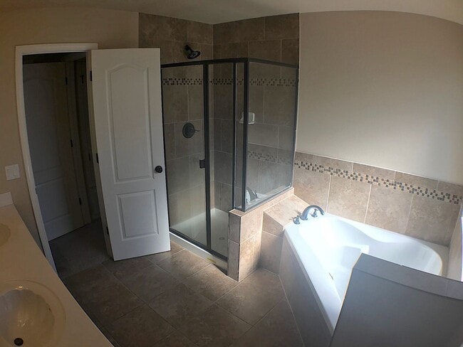 Building Photo - Northeast El Paso/Sandstone Ranch 4 bed Re...
