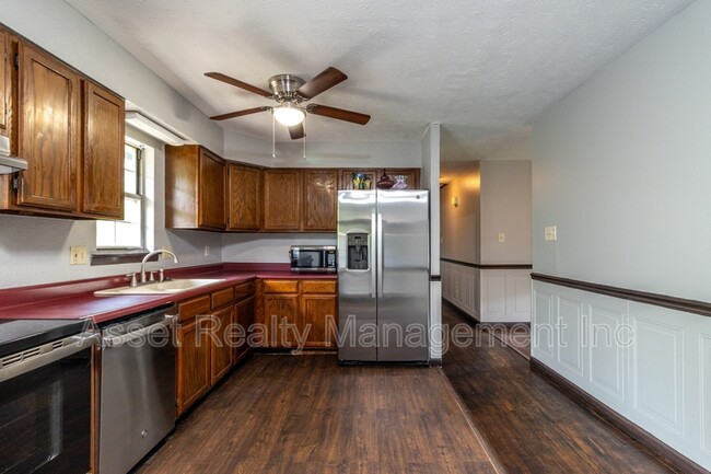 Building Photo - 6601 Bay Cir Dr