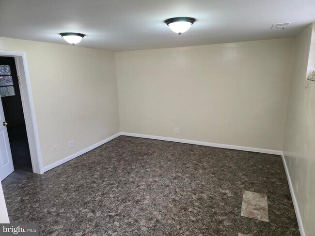 Building Photo - 6717 Greenspring Ave