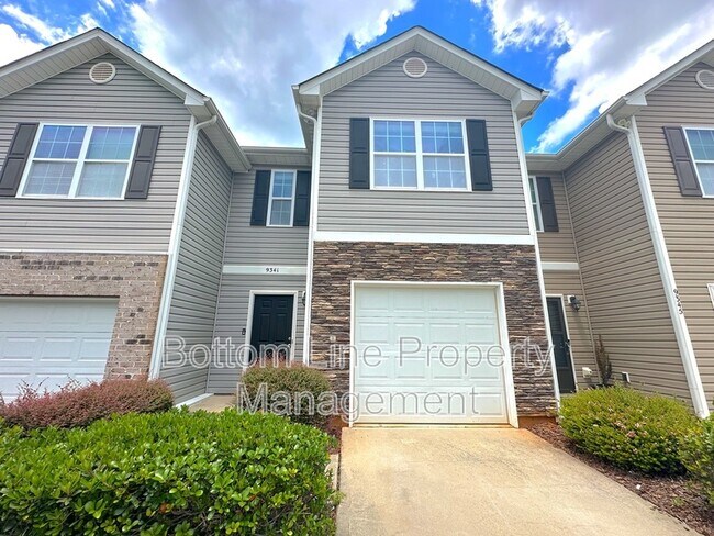 Primary Photo - 9341 Hamel St