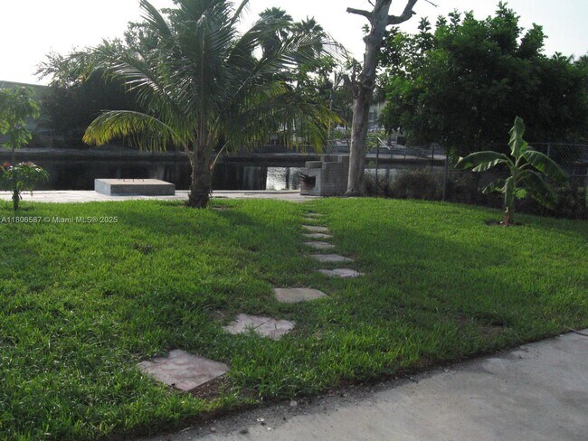 Primary Photo - 136 NW 14th Way