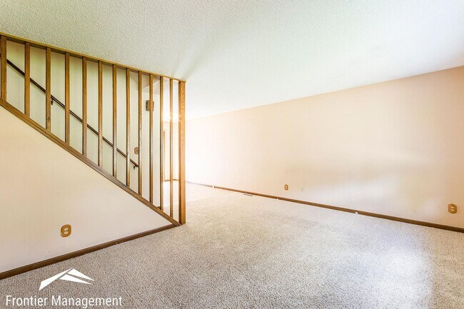 Building Photo - Beautiful 2 Bedroom Duplex located in West Manhattan!