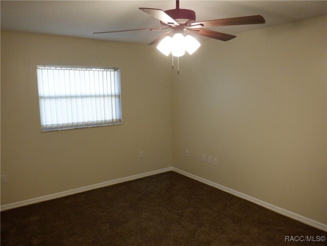 Building Photo - 281 E Falconry Ct