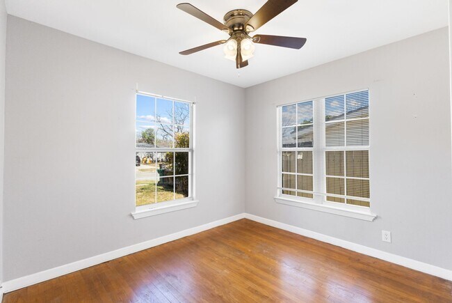 Building Photo - 210 Dryden Dr