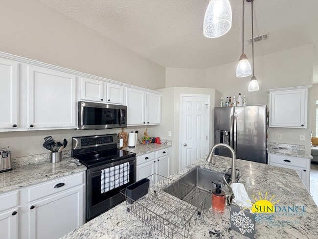 Building Photo - Spacious 4BR Home in Brooke Estates with Community Amenities!