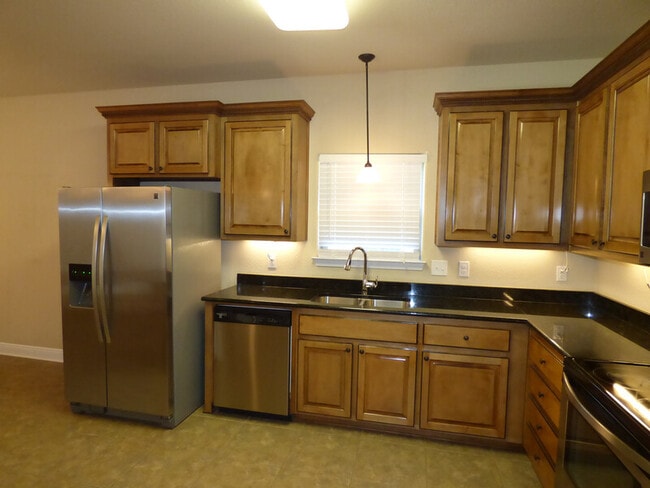 Building Photo - 5204 Parkside Dr