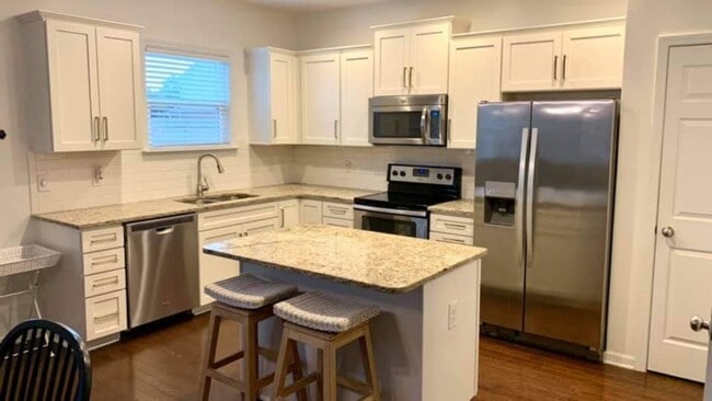 Building Photo - 1518 Rockwood Ln