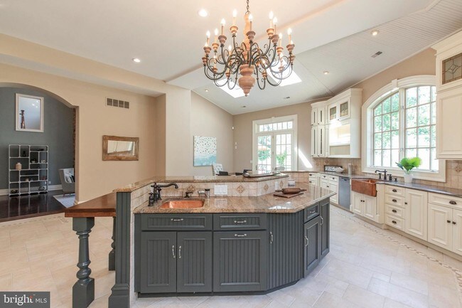 Building Photo - 2115 Pony Trail Dr