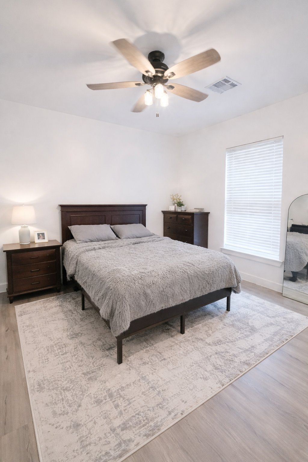 Building Photo - 2240 Caroline St