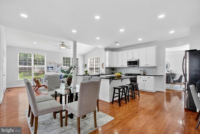Primary Photo - 14040 Natia Manor Dr