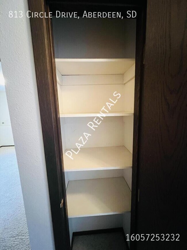 Building Photo - 508 N Kline St