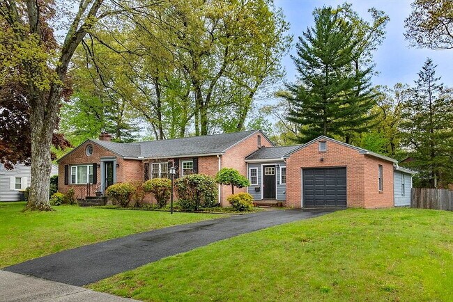 Building Photo - Single Family Home for Rent
