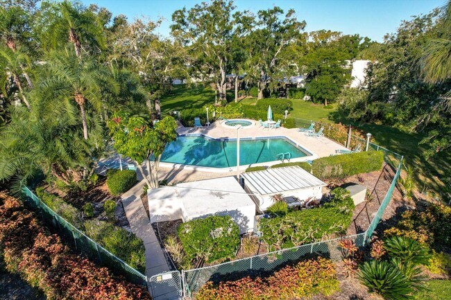 Building Photo - 107 Pinehurst Dr