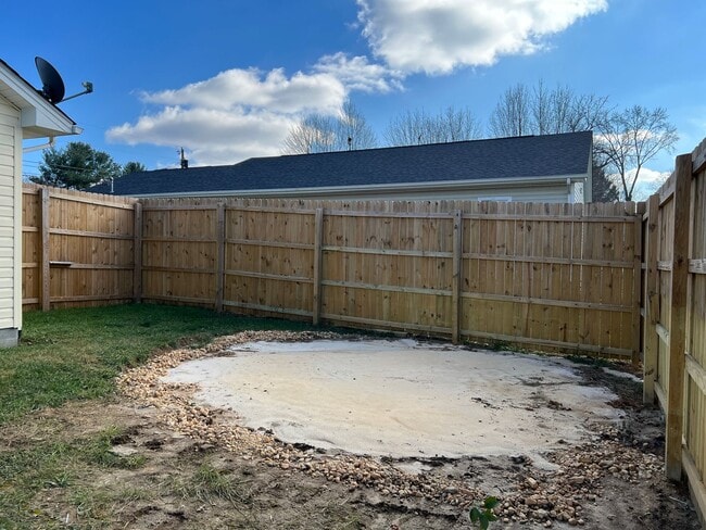 Building Photo - Remodeled 3 Bedroom Single Level Home in C...
