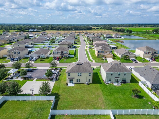 Building Photo - Stunning 5 bed/ 2 bath