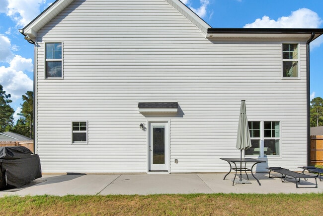 Building Photo - 245 Lonesome Glory Dr