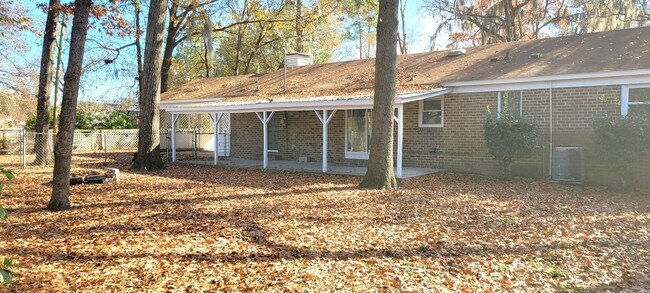 Building Photo - 1702 Wandering Way