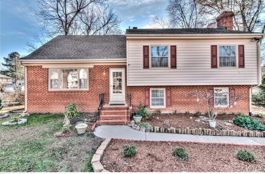 Building Photo - 8409 Freestone Ave