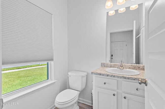 Building Photo - 56 Silverthorn St