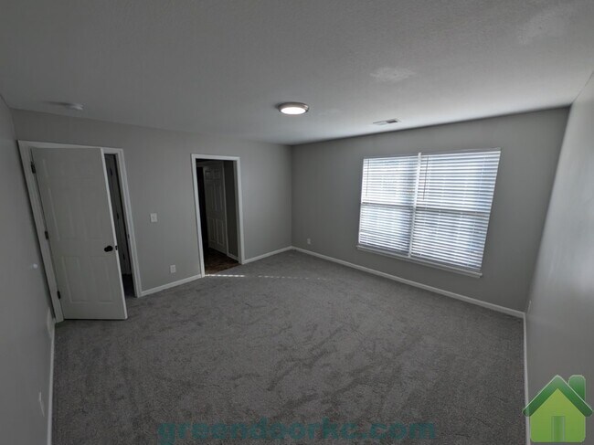 Building Photo - 14856 Robinson St