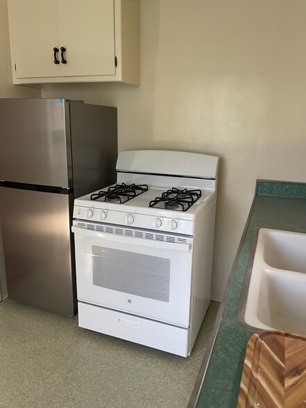 Building Photo - 1431 1/2 N Allen Ave