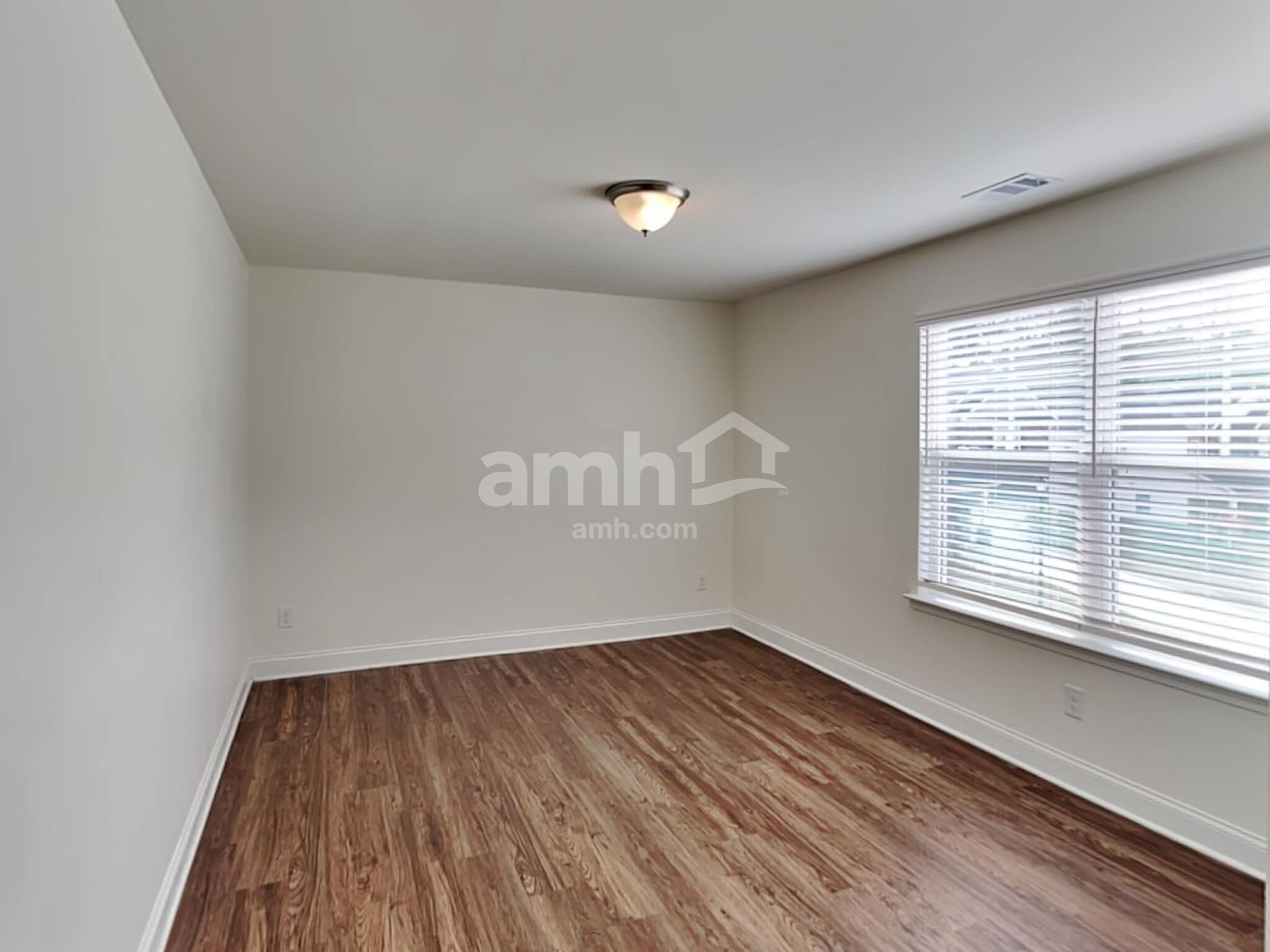 Building Photo - 2050 Brook Enclave Trail
