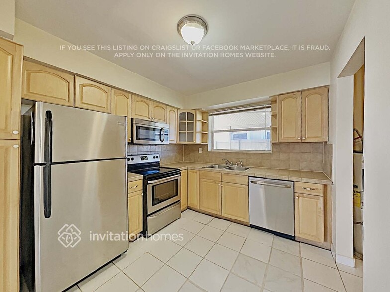 Building Photo - 8570 NW 11th Ct