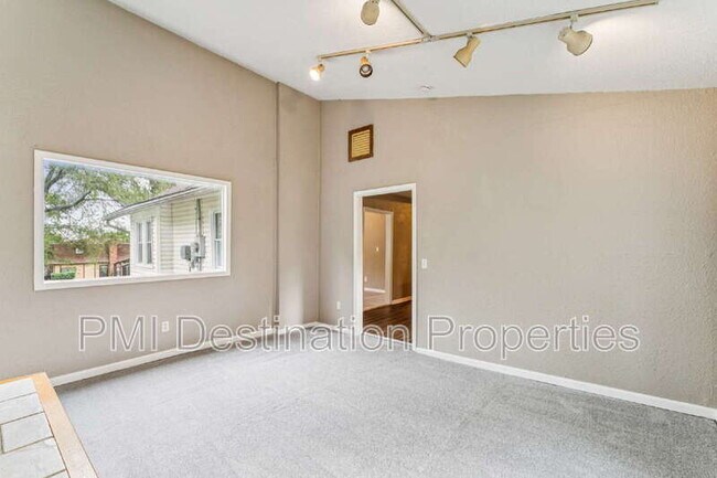 Building Photo - 4041 Ruby Ave