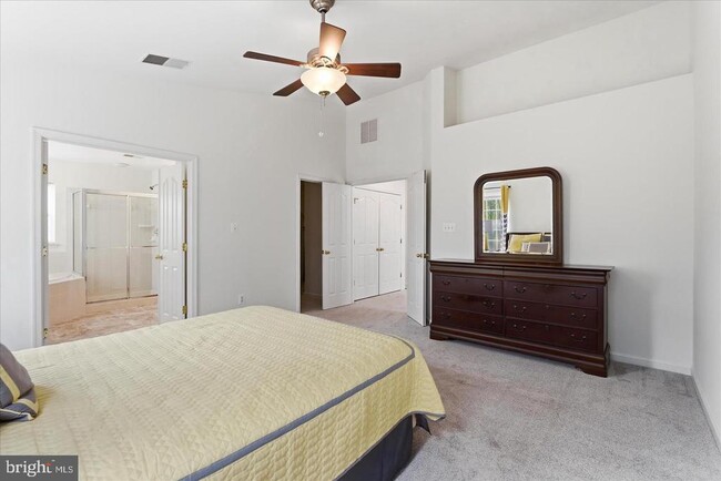 Building Photo - 8863 Flatbush Ct