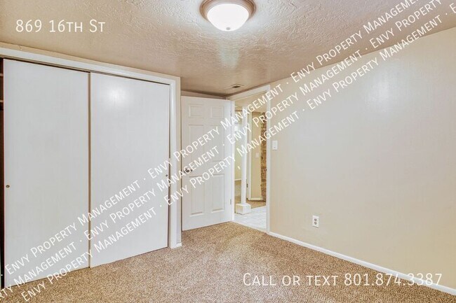 Building Photo - 869 16th St