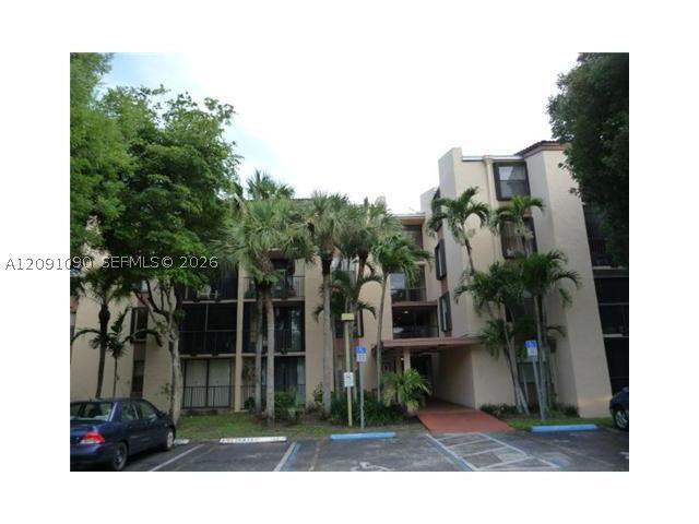 Building Photo - 14221 N Kendall Dr