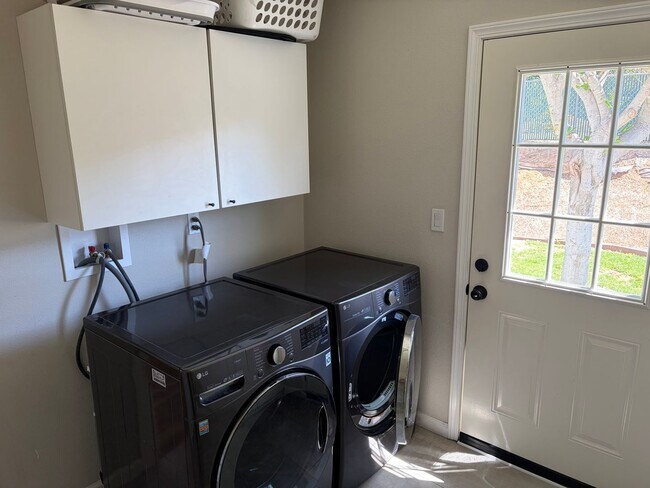 Building Photo - 808 Laurelwood Ct