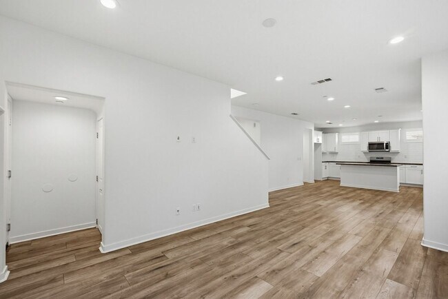 Building Photo - NEW LISTING 4 Bedroom, 3 Bathroom, 2 Garage Detached Condominium, with HVAC, Tankless Water Heate...