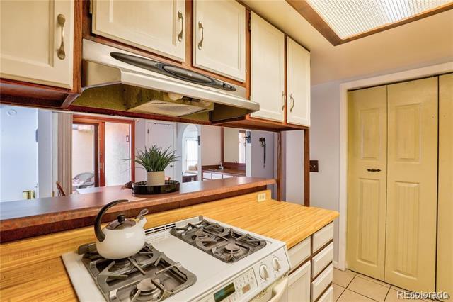 Building Photo - 1494 S Salem Way