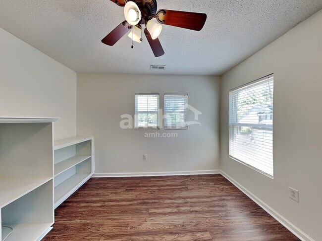 Building Photo - 201 Lameshur Ln